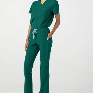 Figs Teal Women's Straight Leg Scrub Pants and top SOLD AS AS A SET